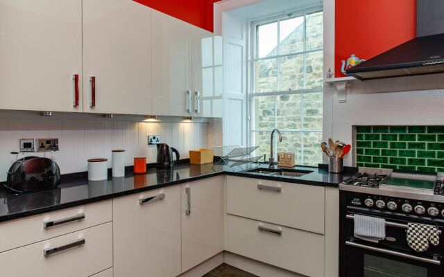 Stunning 4 Bedroom Central Edinburgh