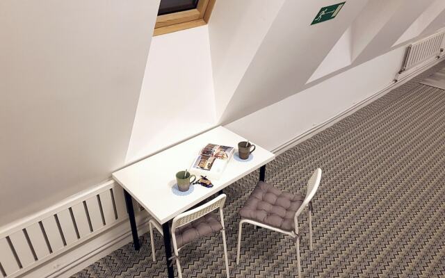 Seal hostel