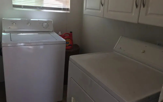 Unique 2 Bedroom in Burbank