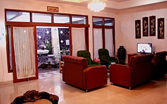 Indonesian Homestay Pasteur