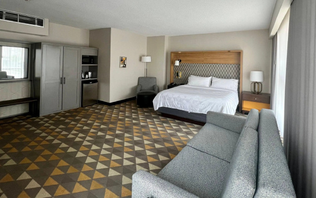 Holiday Inn Toronto Airport East by IHG