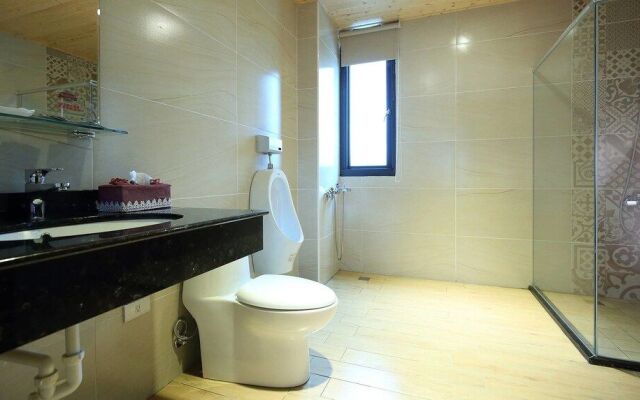 Textile Girl Romantic Homestay