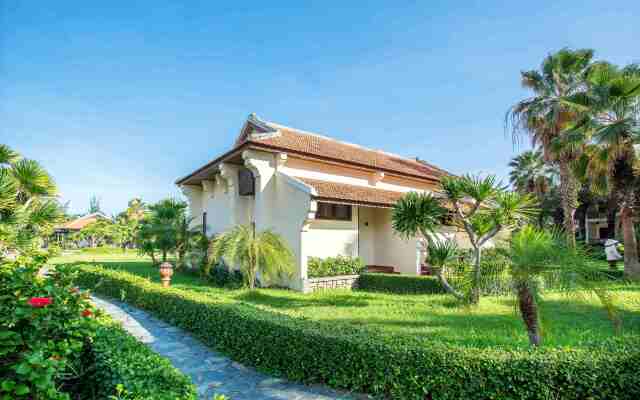 Tropical  Beach Hoi An Resort