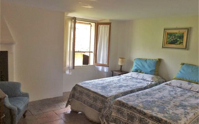 Villa Lucia Laglio with private lake access