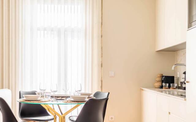 Bonja1 Light-filled Apartment w/ Balcony +AC