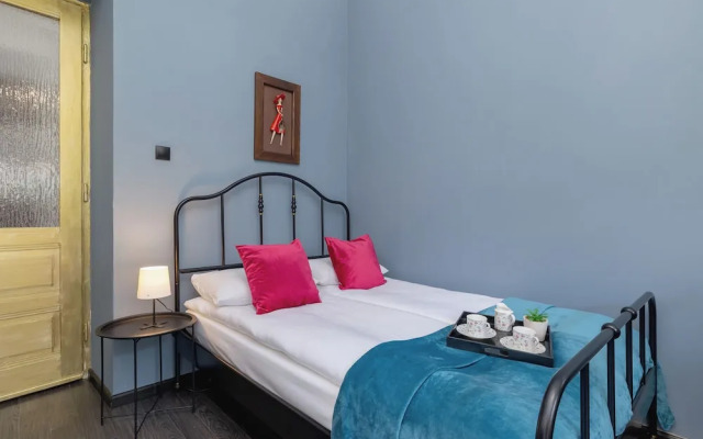 Apartment Near Old Town by Renters