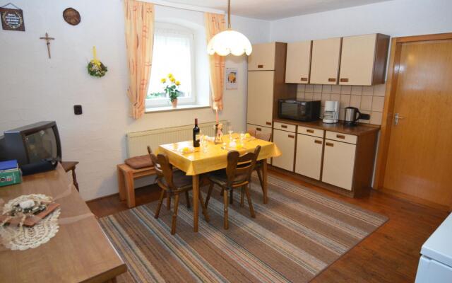 Cozy Holiday Home in Stadlern near Ski Slopes