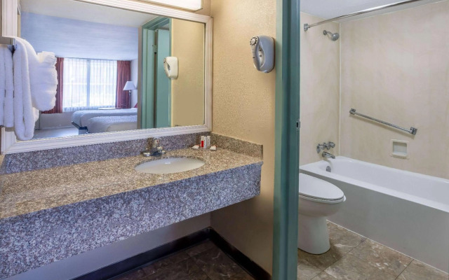 Ramada by Wyndham Rome / Verona