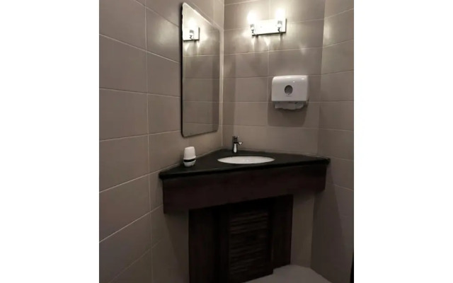 Hive Hostel - Adults Only