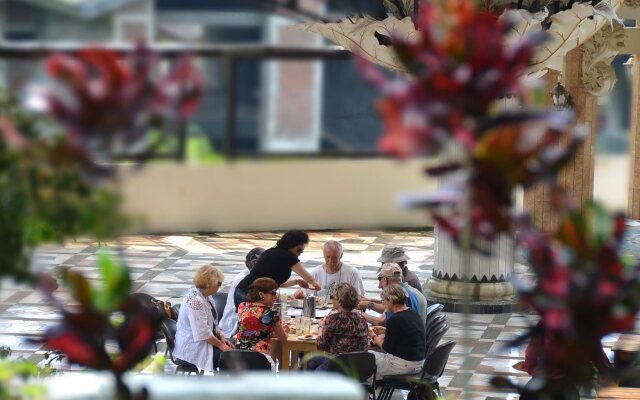 Hotel Vanda Gardenia Trawas
