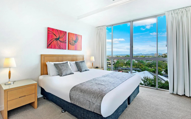 ULTIQA Freshwater Point Resort – Guest Rooms – Gold Coast