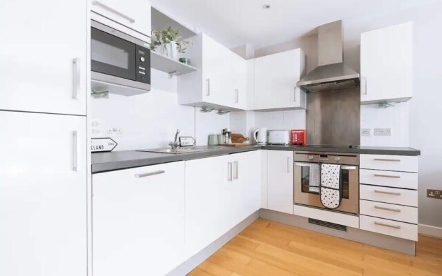 Contemporary 1BD Flat - Bristol City Centre!