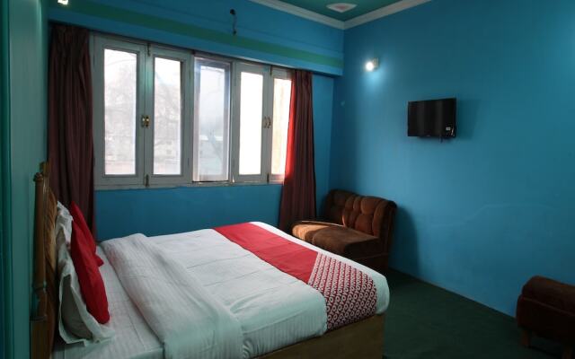 OYO 29553 Hotel Essar
