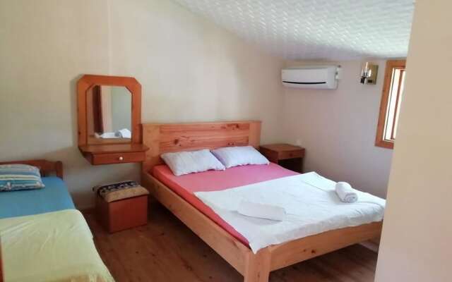 Medusa Bar & Camping - Hostel