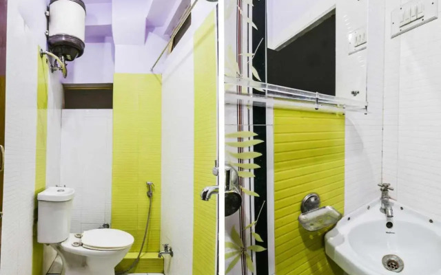 OYO Flagship 80511A Hotel Manyvar