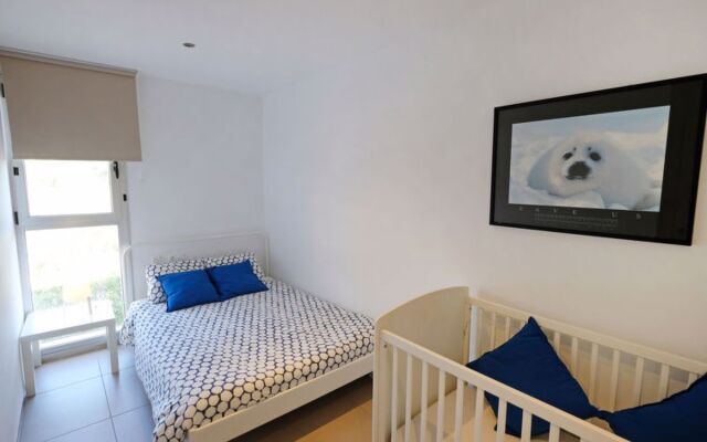 House Estrella Lampolla