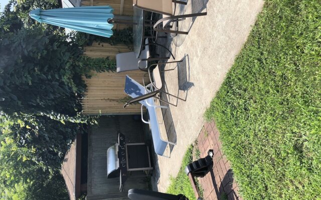 Brushwood House by Smith Point Beach