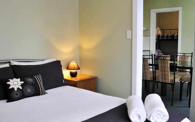 Smugglers Rest Apartments