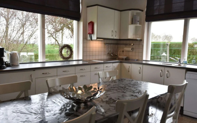 Spacious Farmhouse in Ijzendijke With Garden