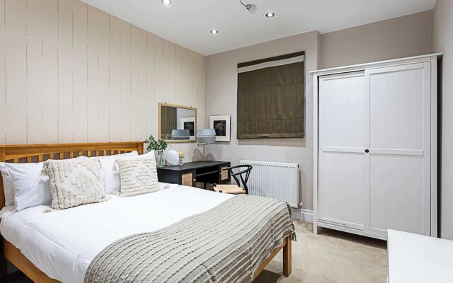 Stunning Flat in the Heart of Parsons Green