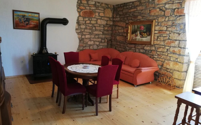 Villa Valeta 500 Meters From the Beach
