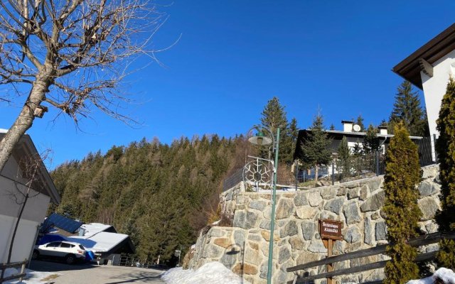 Ferienwohnung 3 Personen Alleinlage auf 1500m am Waldrand und Skigebiet Hochzeiger