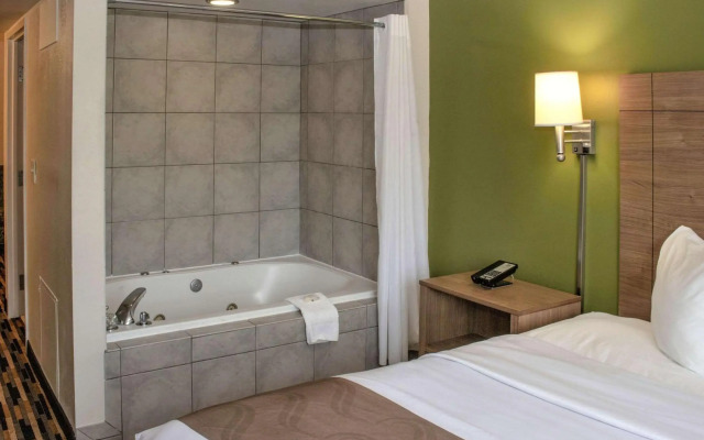 Quality Suites Lake Wright - Norfolk Airport