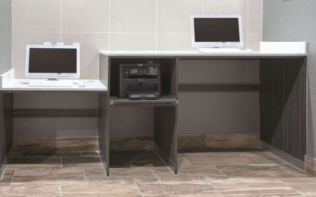 La Quinta Inn & Suites by Wyndham Amarillo Airport