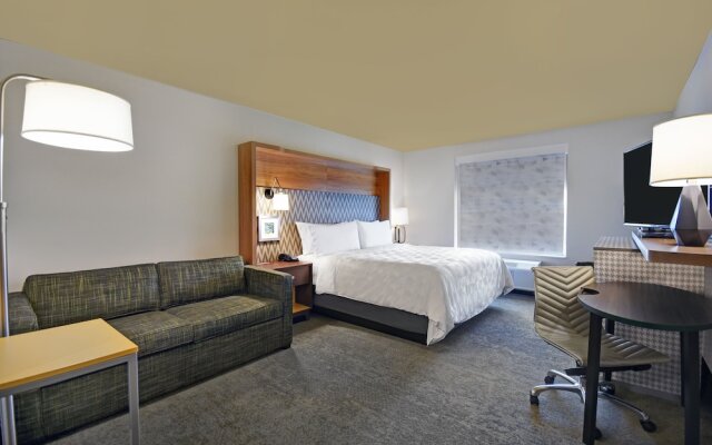 Holiday Inn Grand Rapids North - Walker, an IHG Hotel