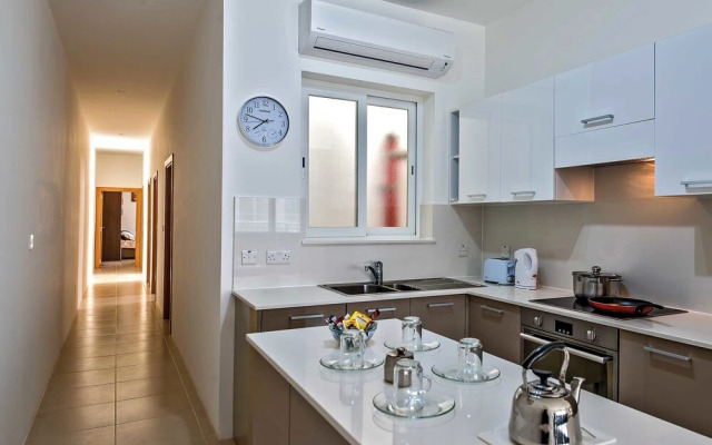 The Hillock North E9