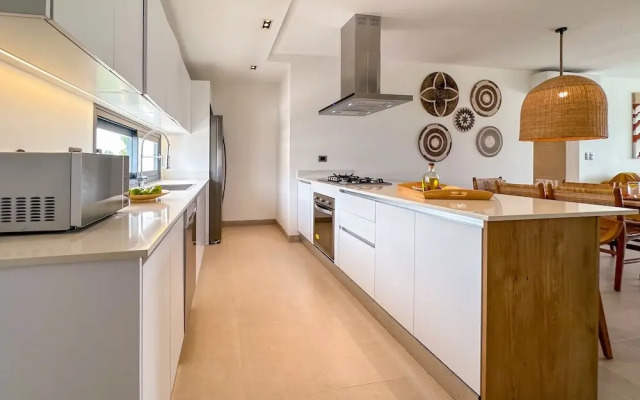 Luxury Penthouse 3 Bedroom Ocean Views