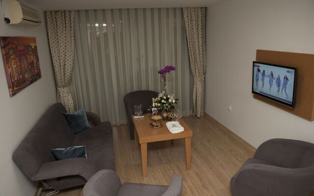 Regna Hotel