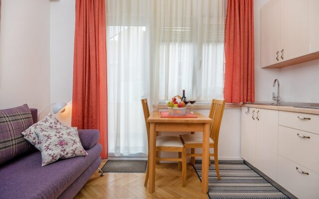 Apartments Emi