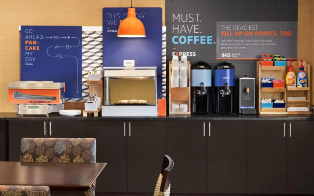 Holiday Inn Express Hotel & Suites Edmond by IHG