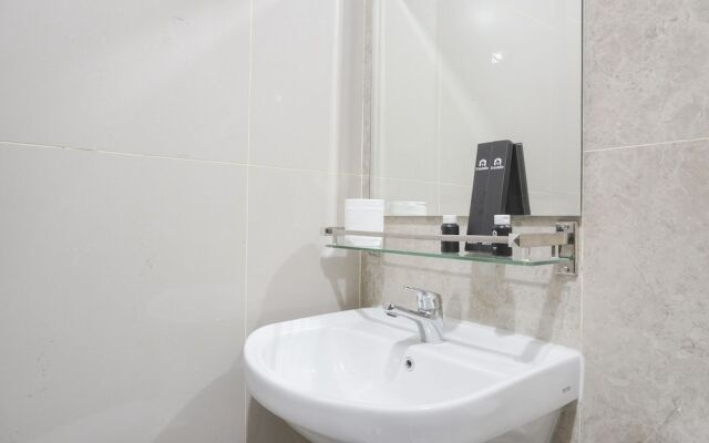 Nice Studio At 11Th Floor Transpark Cibubur Apartment