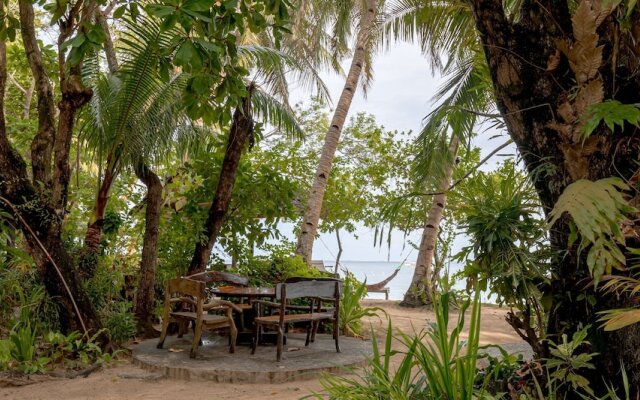 ZEN Rooms Garden Beach Siargao