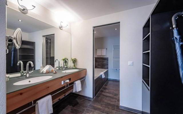 Adula Hotel