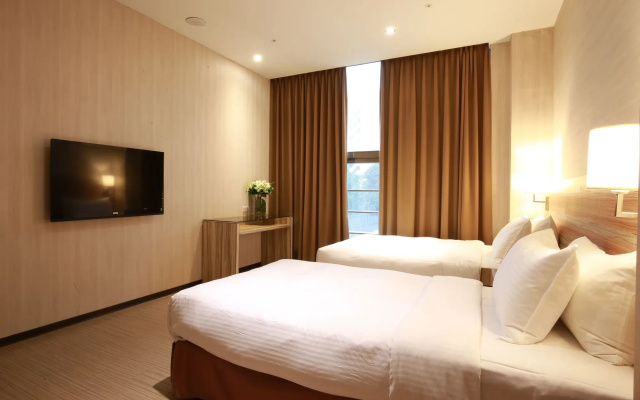 Highness Hotel
