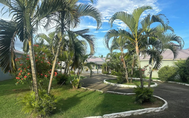 Fun World Plaza Hotel