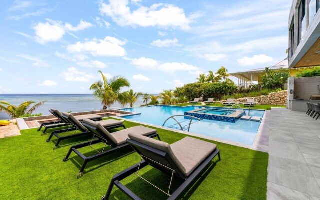 Bella Rocca 8br 8 Bedroom Home