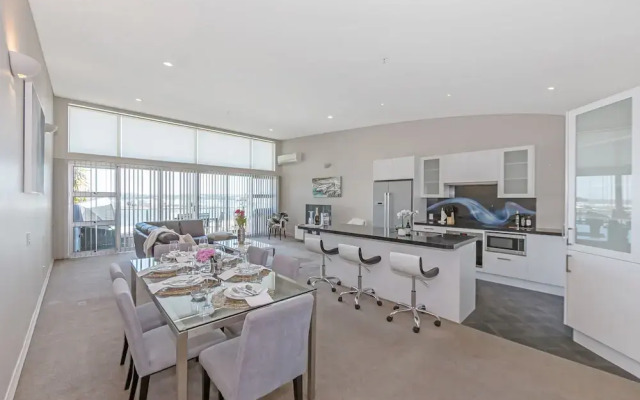 Luxury 3BR Waterfront Penthouse