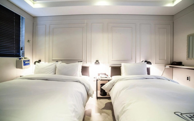 Hotel Stay 53