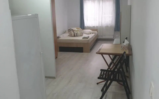 Garsoniera 3 (Adults Only)