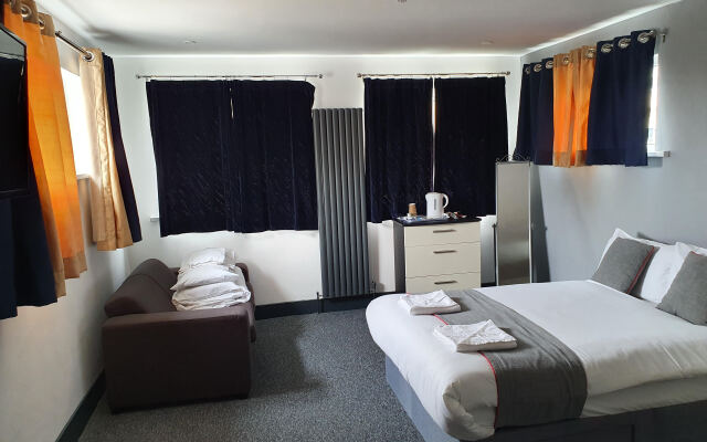 OYO Devine Beach Hotel, Westcliff Southend-On-Sea