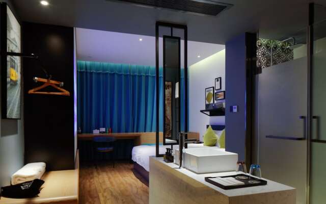 Shanghai Uin Hotel