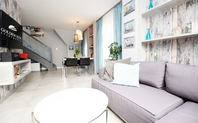 Golden Sun Apartments - Port