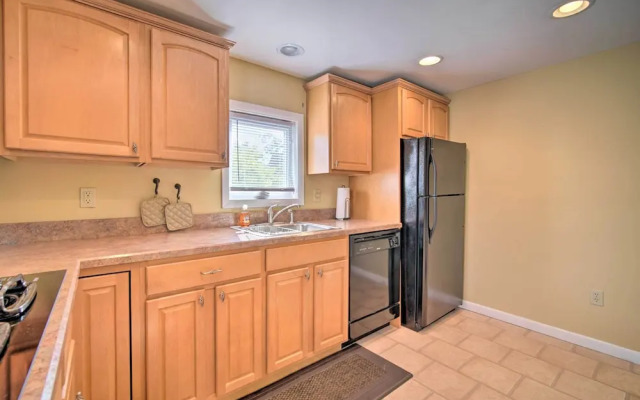 Family-friendly Wildwood Apt: Bike to Beach!