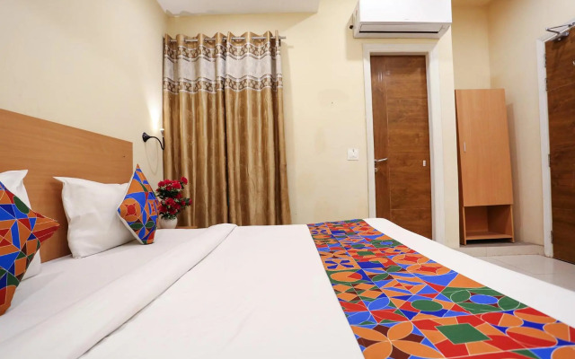 OYO Townhouse 1051 Galaxy Inn