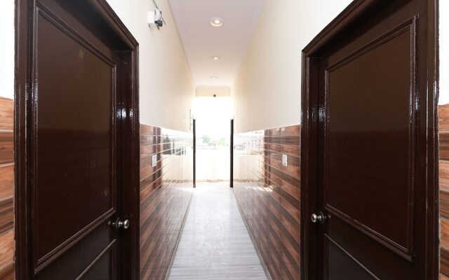 OYO 12068 Sunder Residency