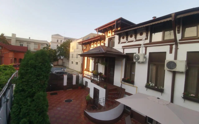 Joe Hostel